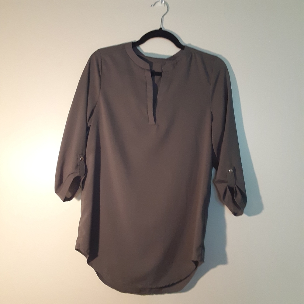 3X20 Women's Blouse EUC hardly ever used.
